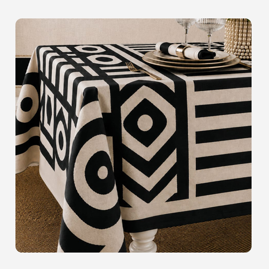 Black and white shapes Table cloth